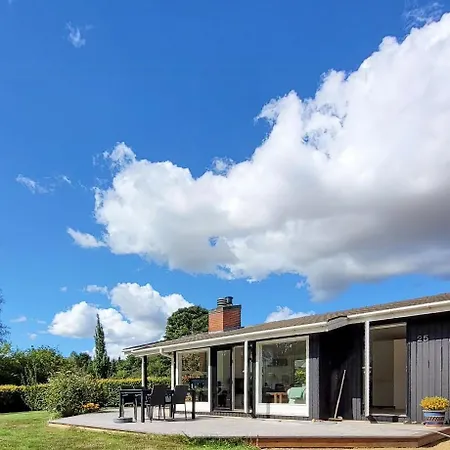 Дом отдыха Summer House With Big Canoo Near Sminge